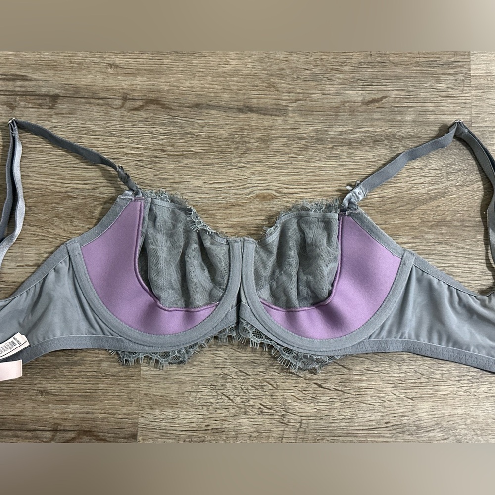 Victorias Secret Bra - Picture 3 of 5